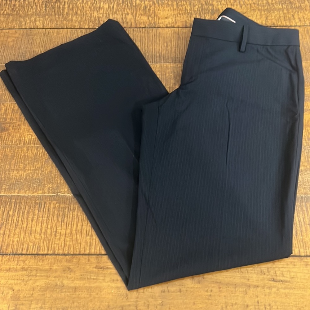 Gap the perfect trouser size 6 long. Navy blue with pinstripes.